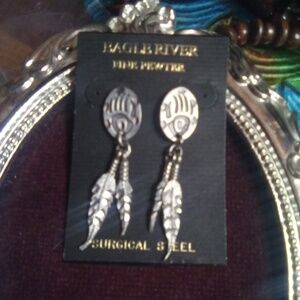 Eagle river vintage pewter bear claw earrings